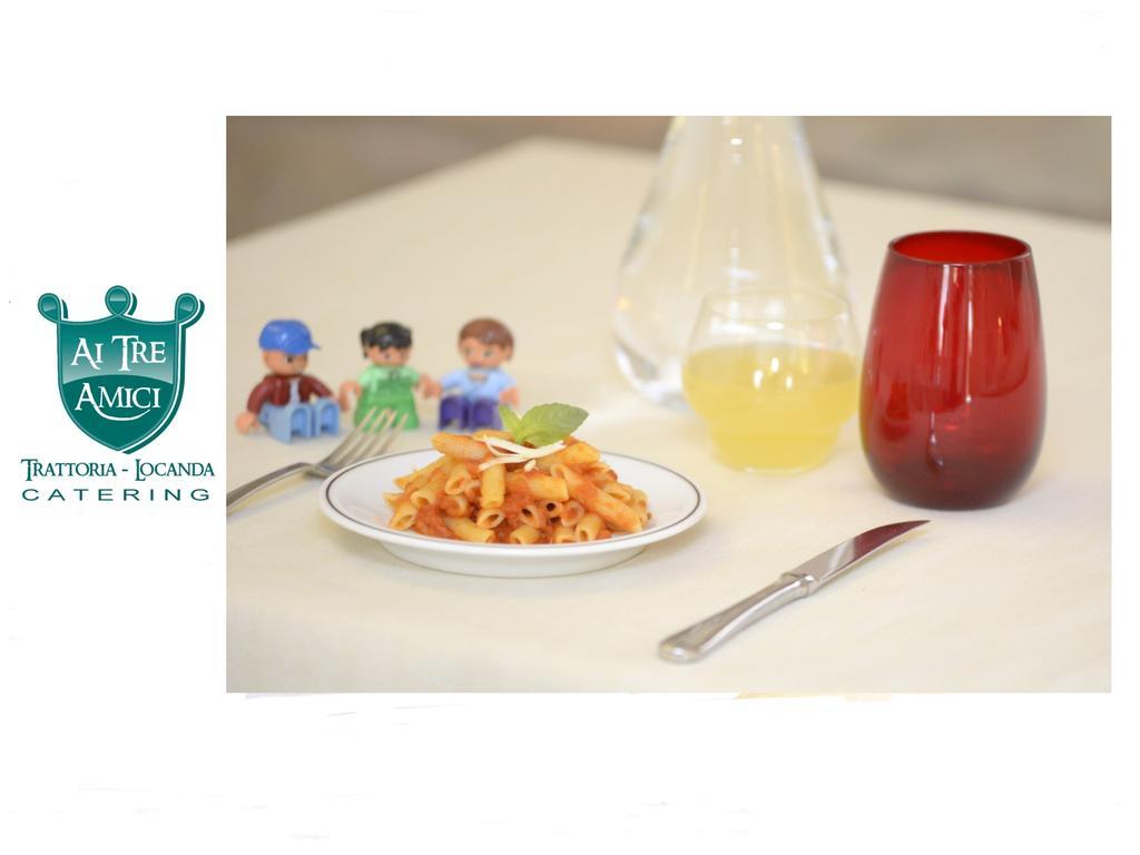 Mortegliano Trattoria Locanda Ai Tre Amici מראה חיצוני תמונה
