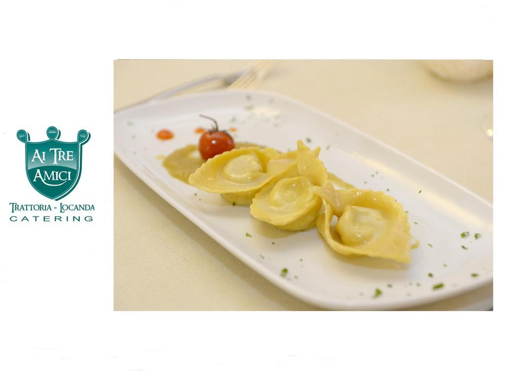 Mortegliano Trattoria Locanda Ai Tre Amici מראה חיצוני תמונה